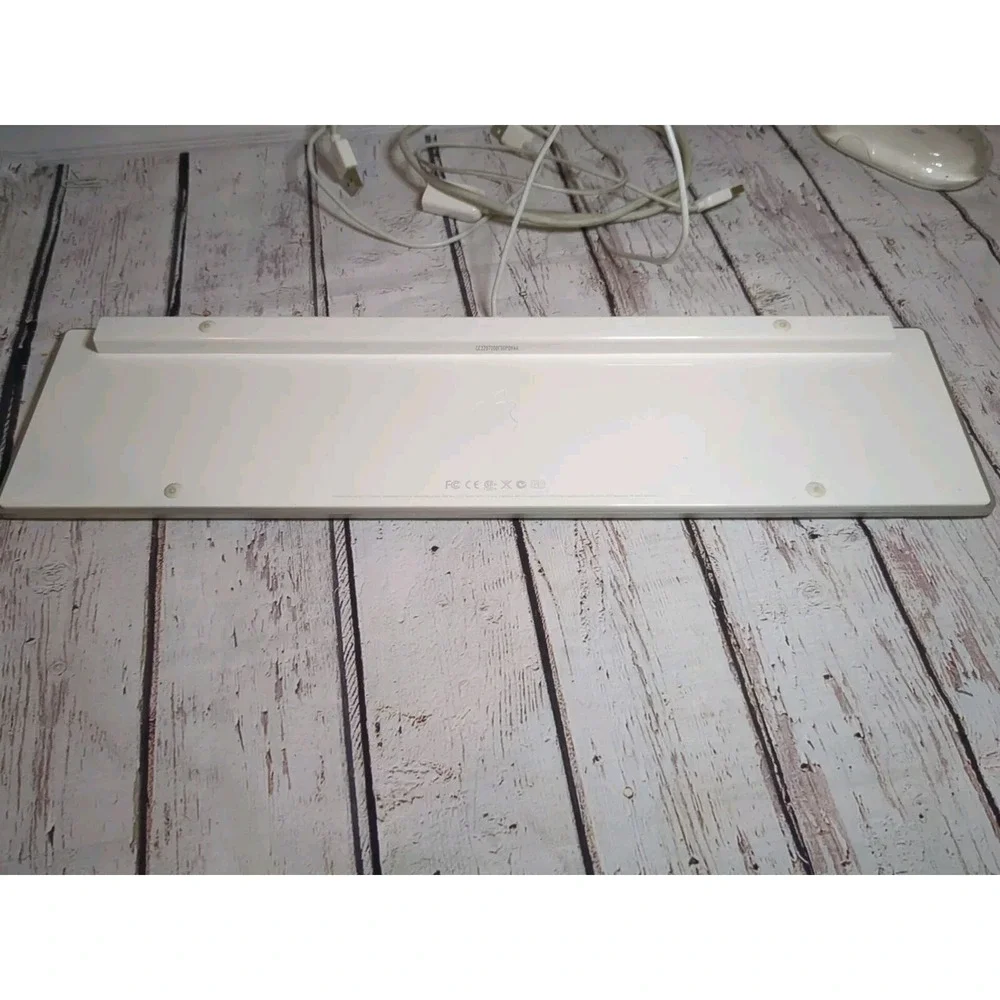 Apple White Aluminum USB Wired‎ Keyboard A1243 Mouse M5769